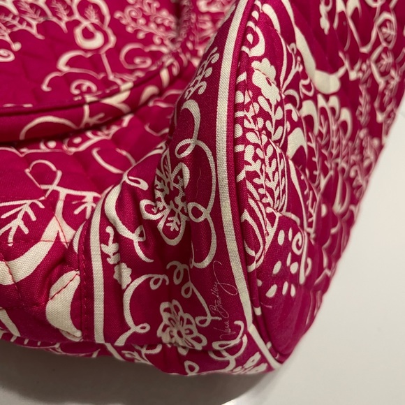 Vera Bradley | Twirly Birds Tote Large 16”x12” Full Top Zipper Closure - Picture 10 of 13